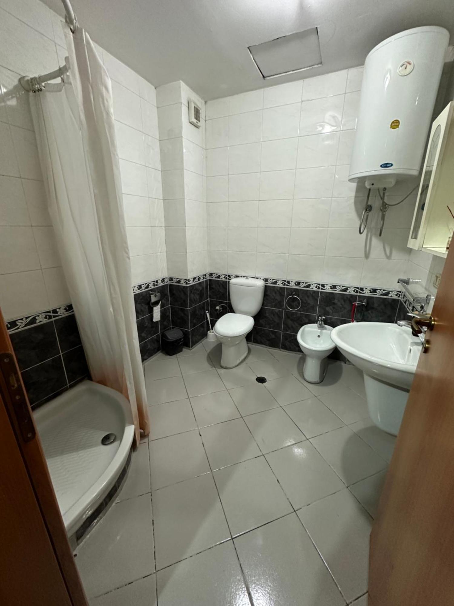 Heart Of Tirana Hotell Eksteriør bilde